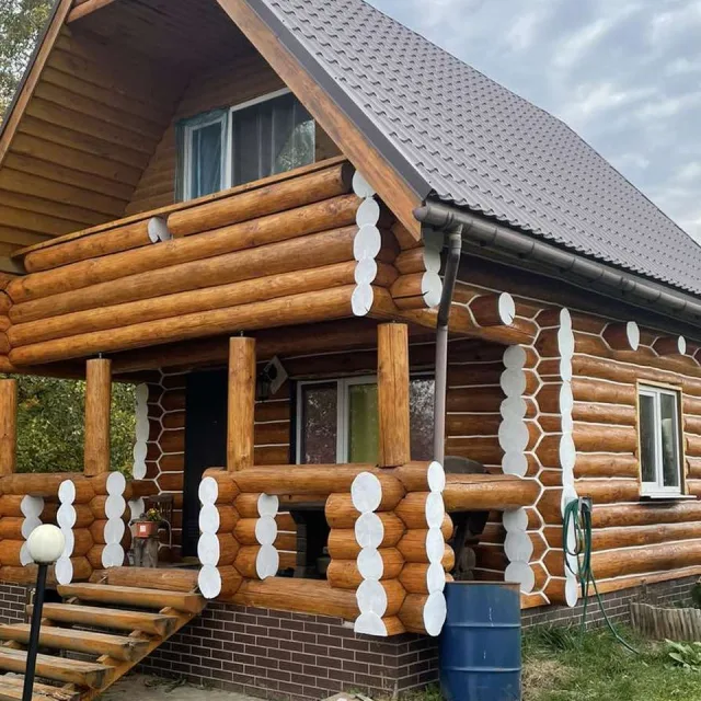 Крупный план отшлифованного сруба